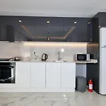 Elite Luxury - 3 Апарт-отель