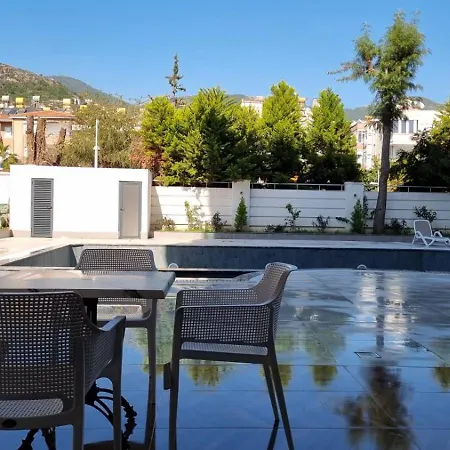 Elite Luxury - 3 Apartahotel *